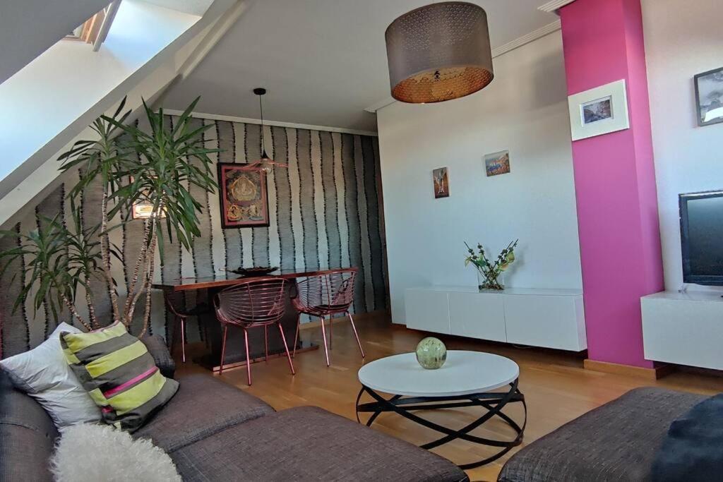Apartamento Atico Mirador Del Naranco, Parking Gratuito, Wifi, Zona Residencial Oviedo Exterior foto