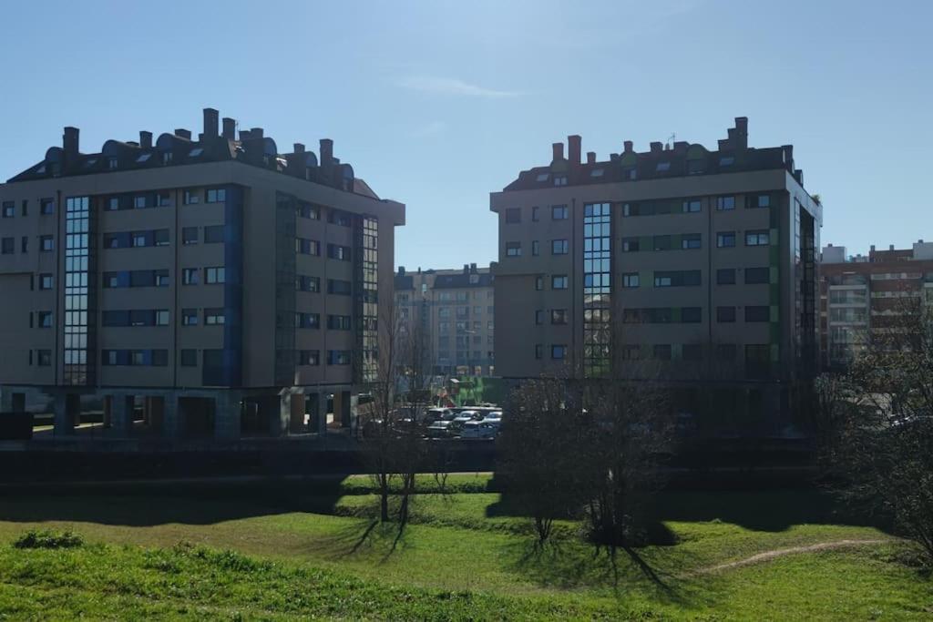 Apartamento Atico Mirador Del Naranco, Parking Gratuito, Wifi, Zona Residencial Oviedo Exterior foto